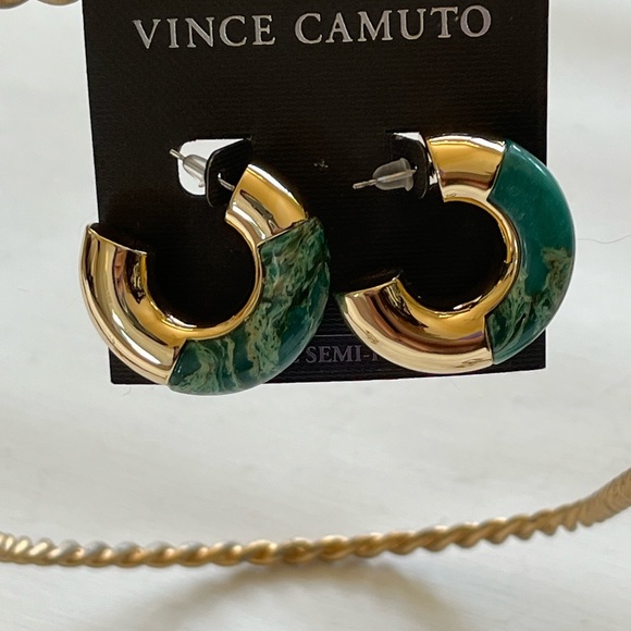 Vince Camuto green Hoops Earrings - Picture 4 of 4